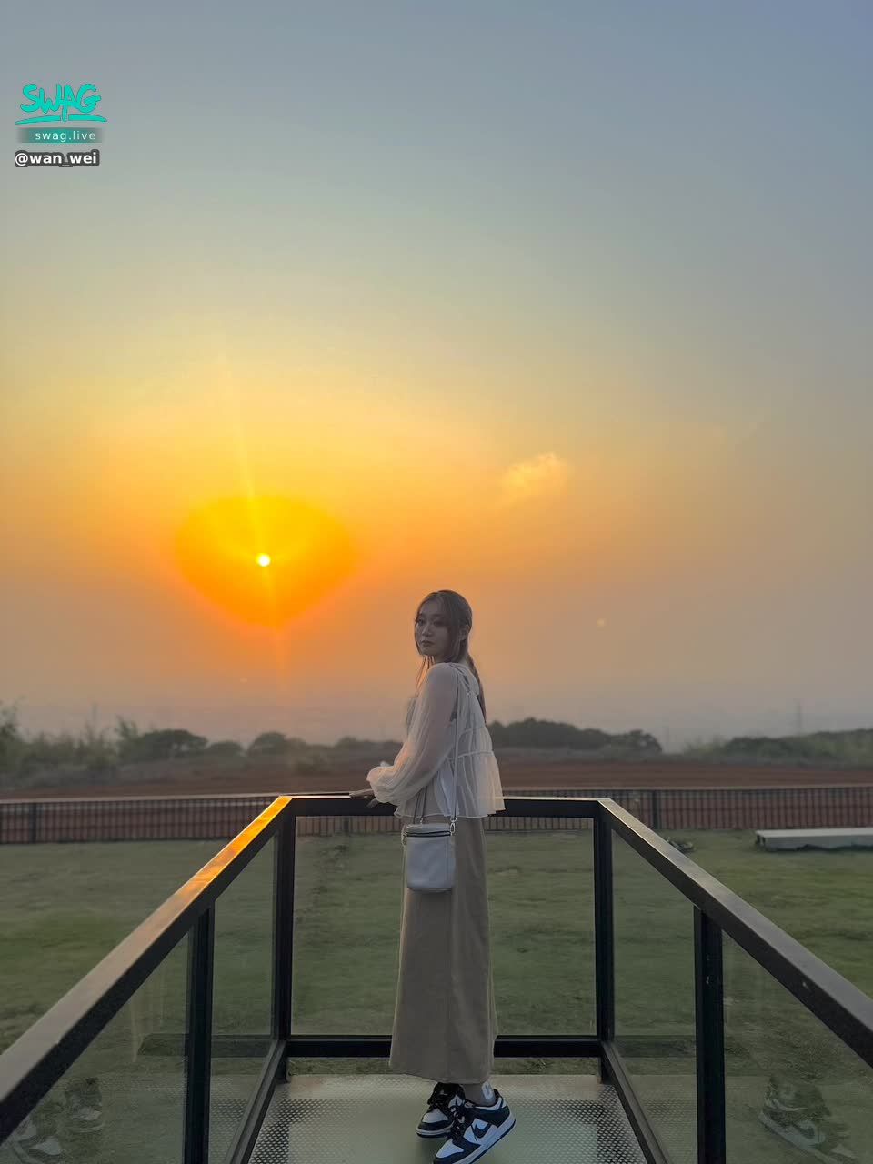 wan_wei : 還記得我嗎各位
如果我開直播大家會來看嗎～