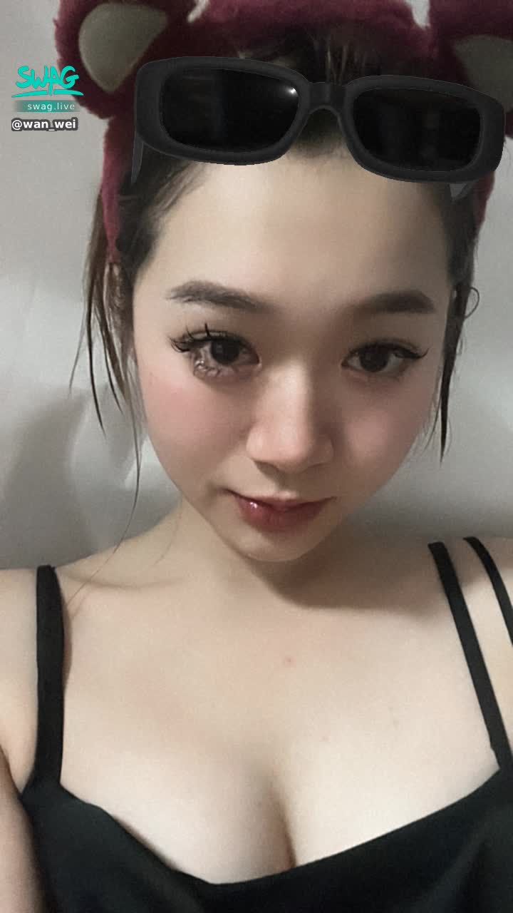 wan_wei : 超級大素顏😝😝😝
找不到人陪我睡😛