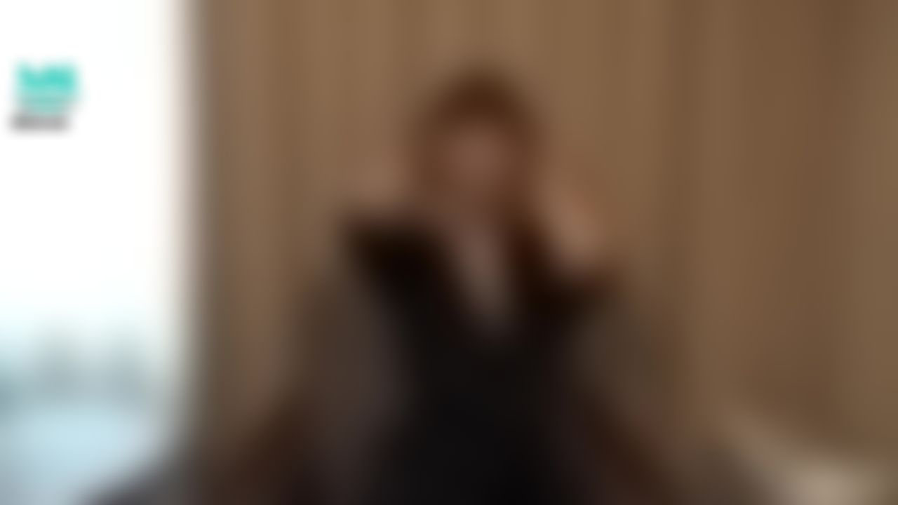  : Her way to use Tinder 0072
