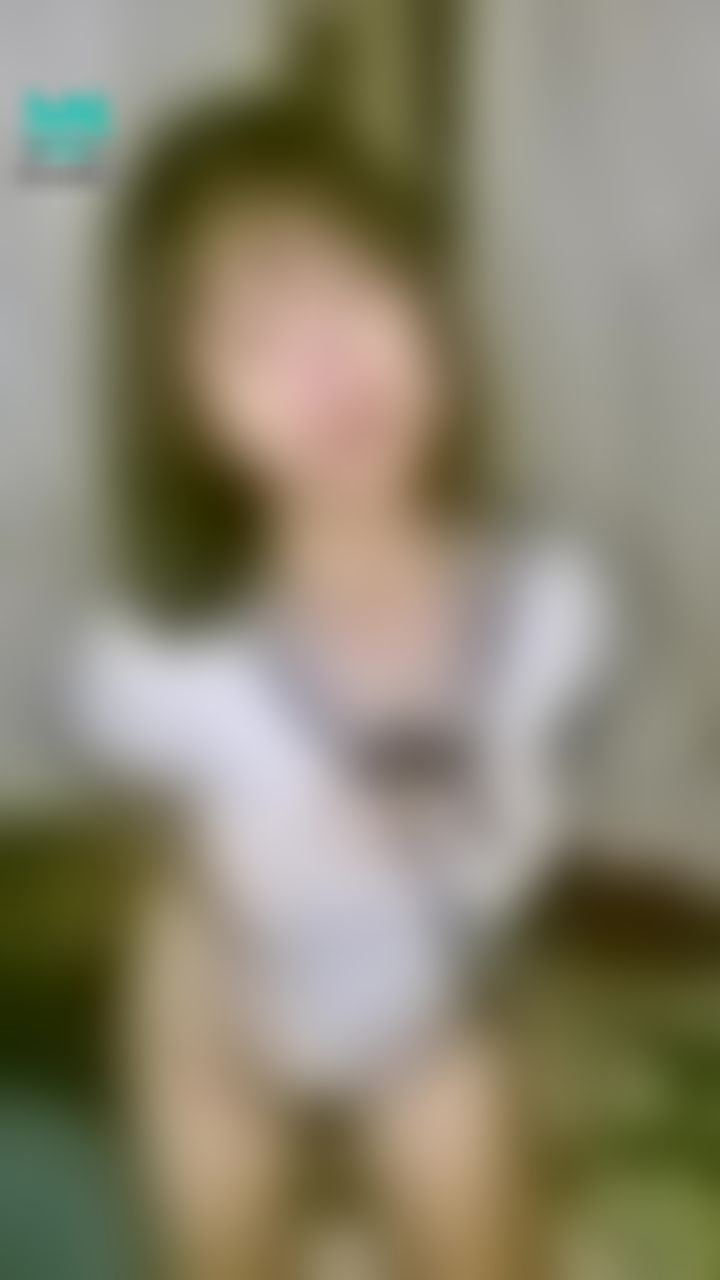 hnn_1220 : 可以穿這件和你一起睡覺嗎😗❤️
#短髮 #性感 #18y