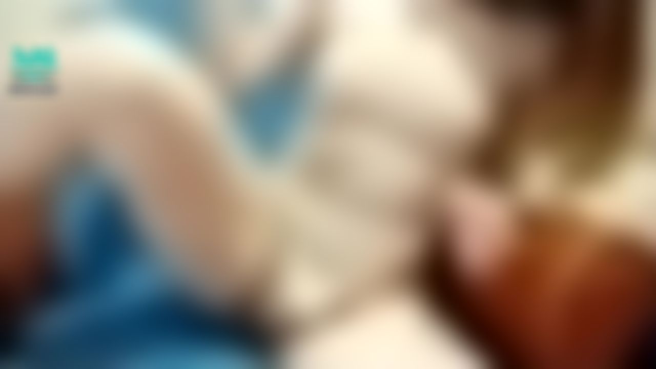 lilybarby : Stretching a tight ass with a huge dildo (anal stretching)