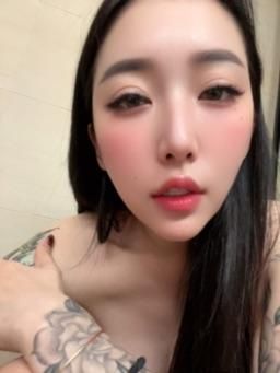arielbb : ✨艾艾方案✨
 
 世界上最爽的事情是什麼⁉️
 .....
 .......
 .........
 .............
 
 當然是看愛子的長片🤫
 
 那麼爽的事情應該不需要我多說了吧😏
 
 寶貝們趕快解鎖我不耽誤你們壞壞的時間💦💦💦
 
 #純約會特價中
#長腿
#愛子
#大奶
#潮吹女王
#sexy