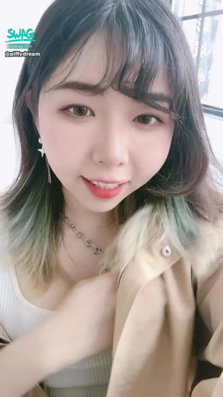 piffydream : 低鑽解💎今天寫真劇情是被房東趕出來了🥹🥹Babe願意收留人家一晚嗎？