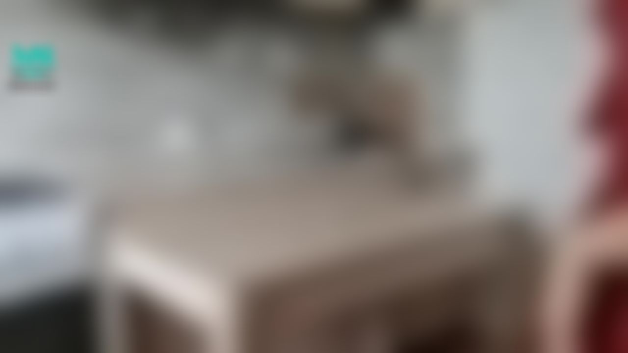 lilybarby : He lifted his skirt and fucked a juicy milf