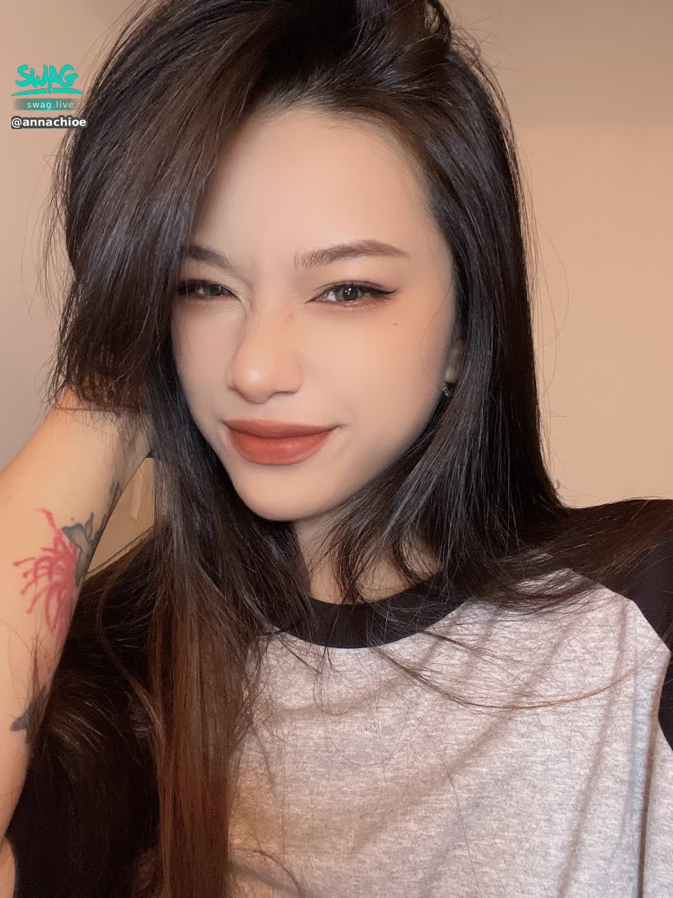 annachioe : 今天凌晨一點直播唷！剛剛主播睡著了哈哈哈哈