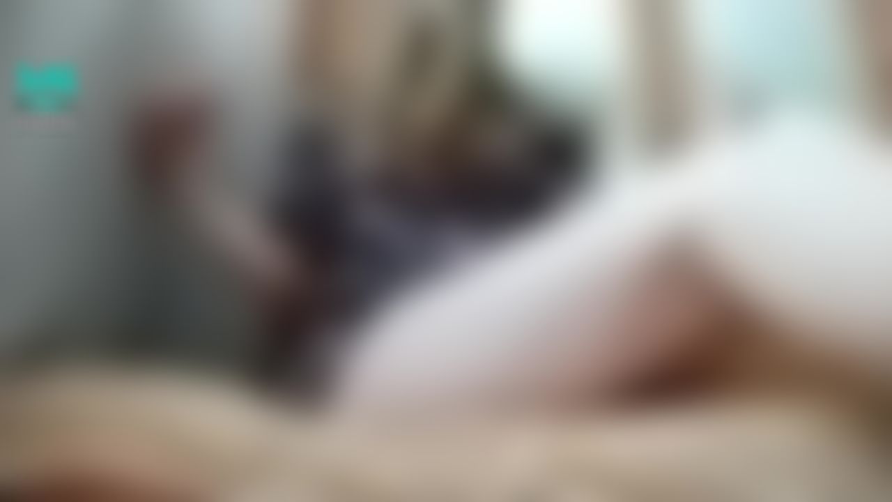lilybarby : My pussy is bursting from its size. Impaling on a huge dildo