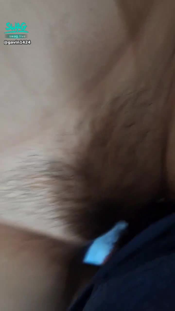 gavin1424 : 在田裡的小木屋做愛🥰
最愛無套抽插💕露臉