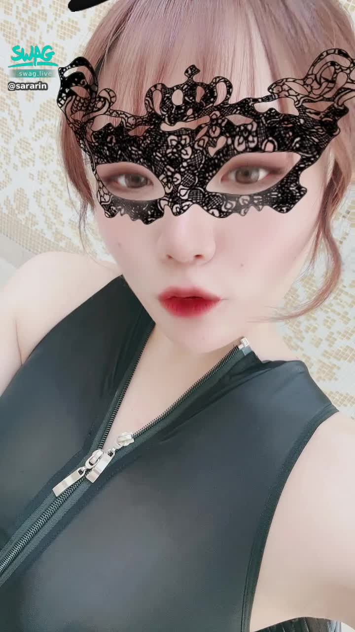 sararin : opening nipples🍮🖤