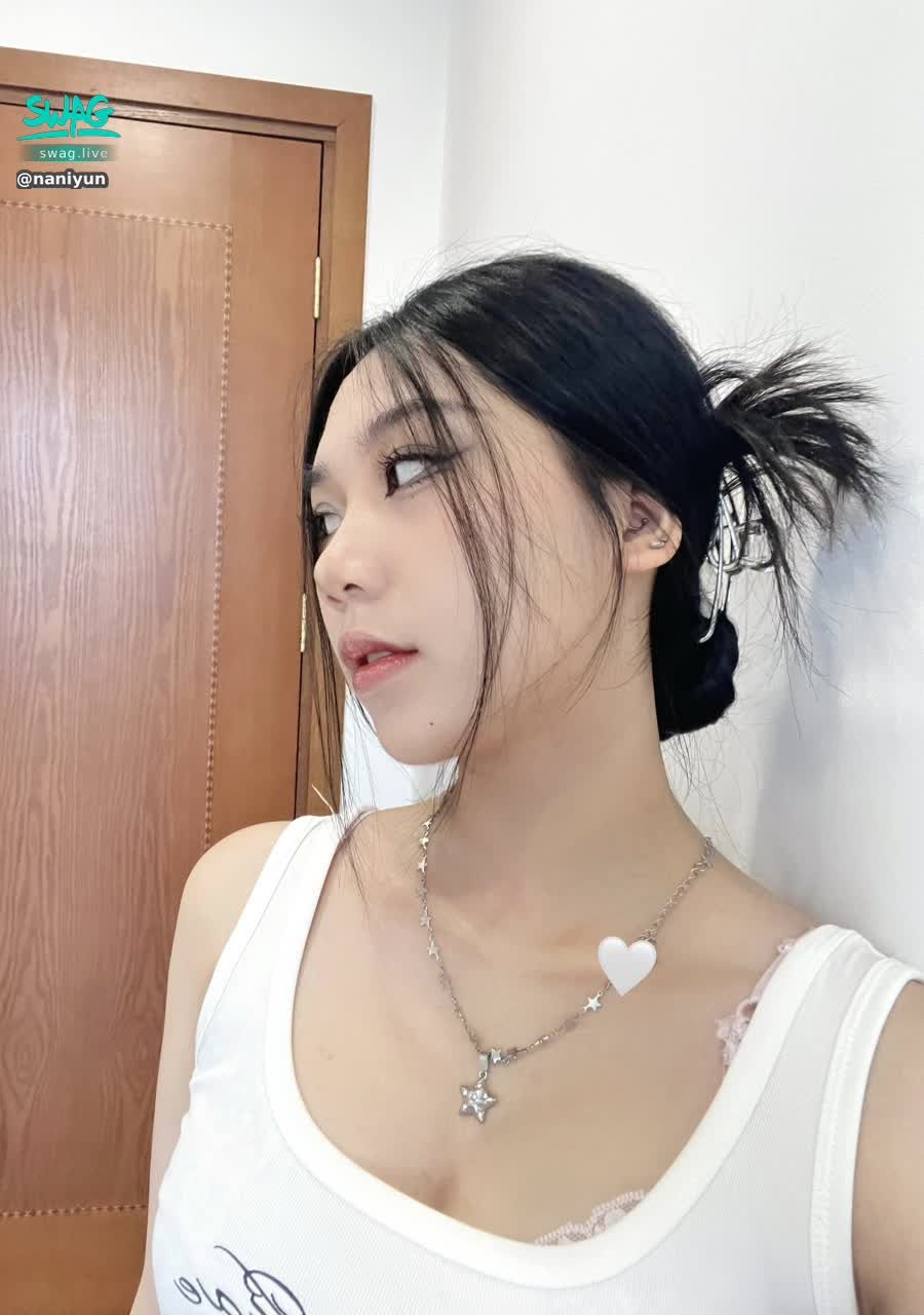 n*****n : The first day here, hope to be loved by everyone💗