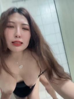  : 