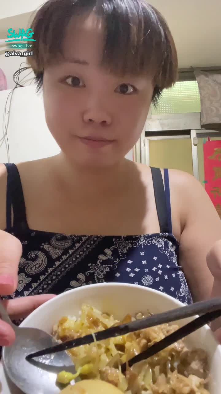 alva_girl : 一個人吃早餐🥲
#起床 #早餐🍳 #吃貨