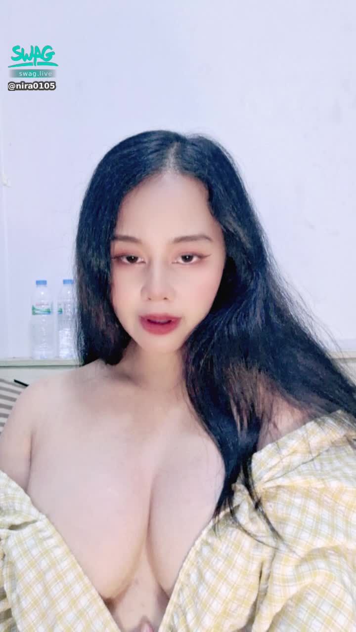n******5 : He makes me horny  讓我性慾高漲
