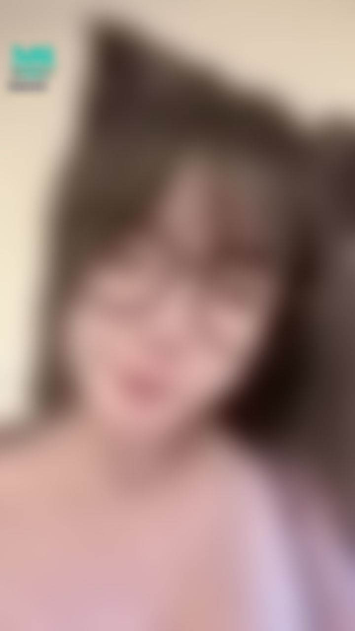 ccsusu : 汪汪🐶今天穿新色內衣✨美胸按摩師說我有長大🙈
有人想要收編小母狗嗎🐶💕