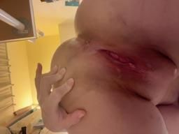 kathyicup : 不小心把屁眼玩到外翻🍑💦小洞洞縮不回去了⋯🙈🔞