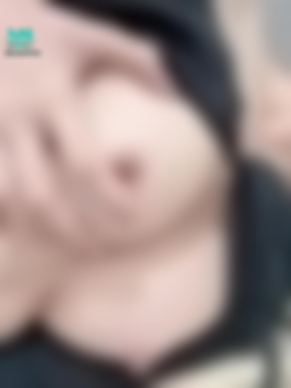 hannababe : 揉奶球❤️
都沒有適合的nubra害我一直把奶抓傷😣需要呼呼