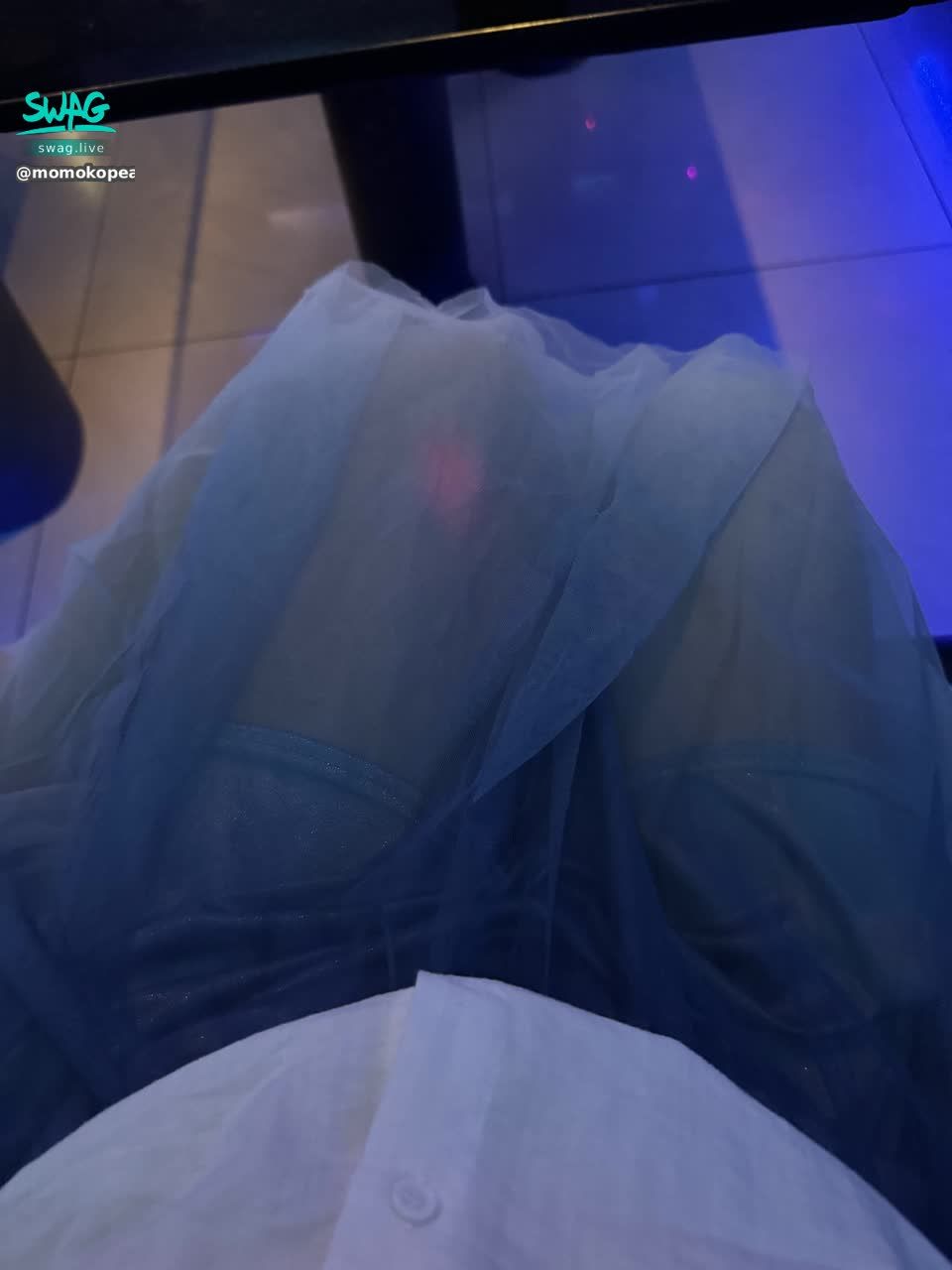 momokopeach : 猜猜今天穿什麼顏色小內內