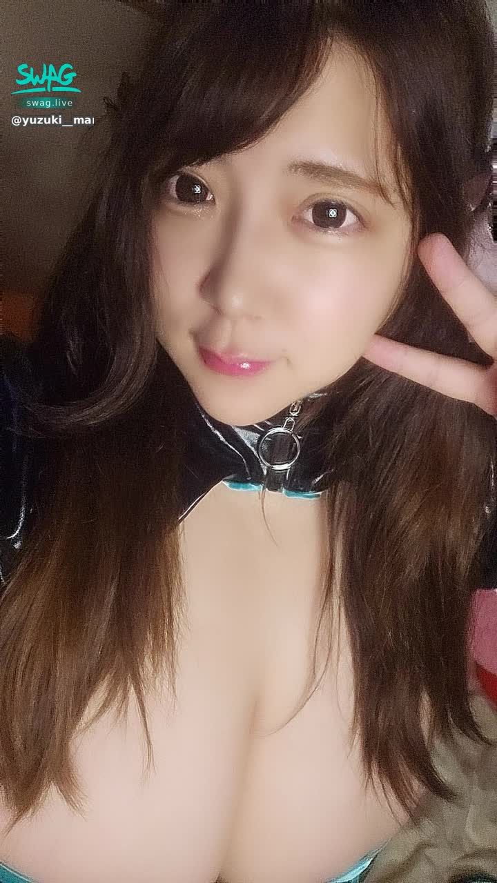 yuzuki__marina825 : １０月の最後のライブはじめるよー！

今日はおっぱい系のコマンドがブライスダウンしてるよ♡
