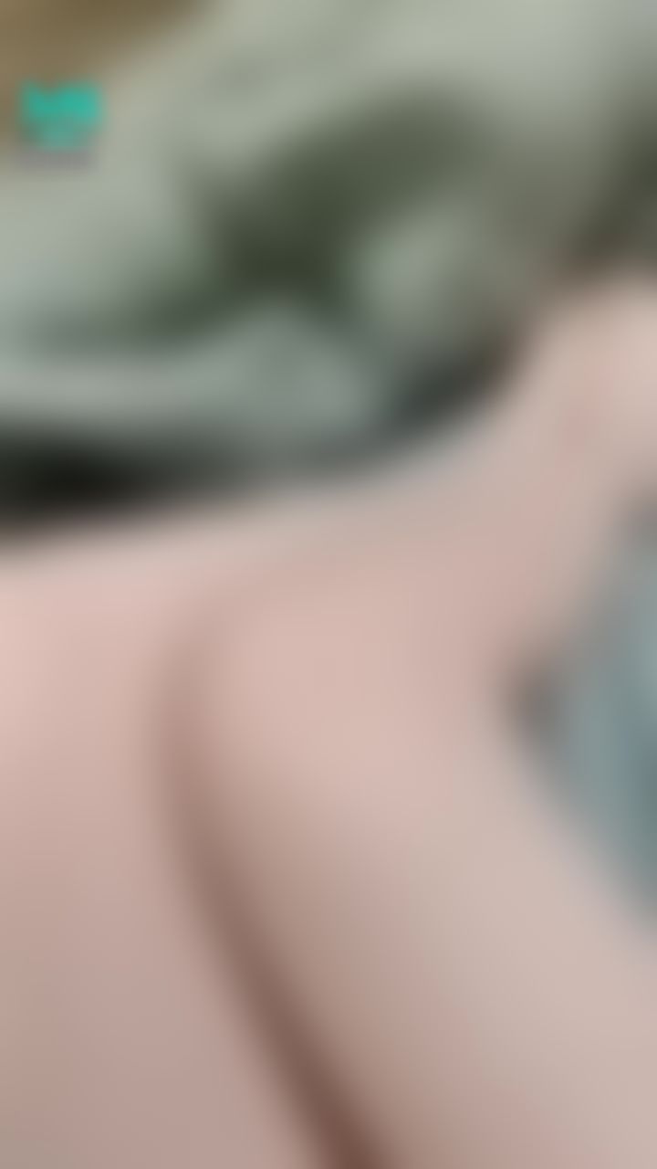 minicat : 腿控腳控一直敲碗的影片來啦~🥰