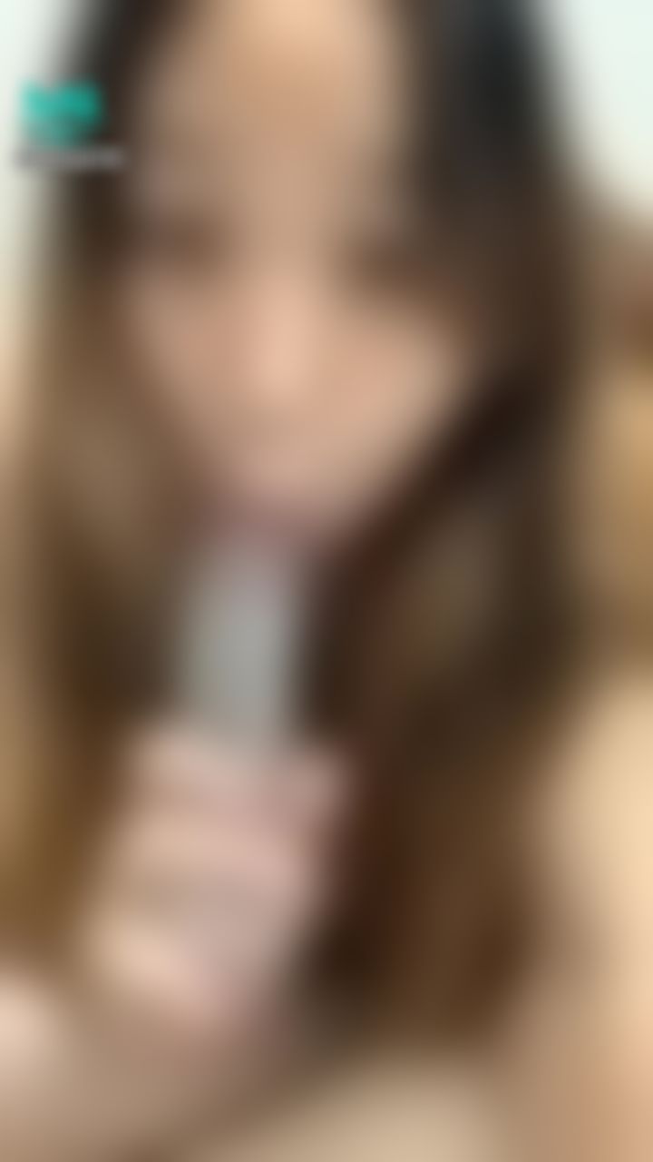 fatfatgirl18 : 露臉自慰噴水全紀錄