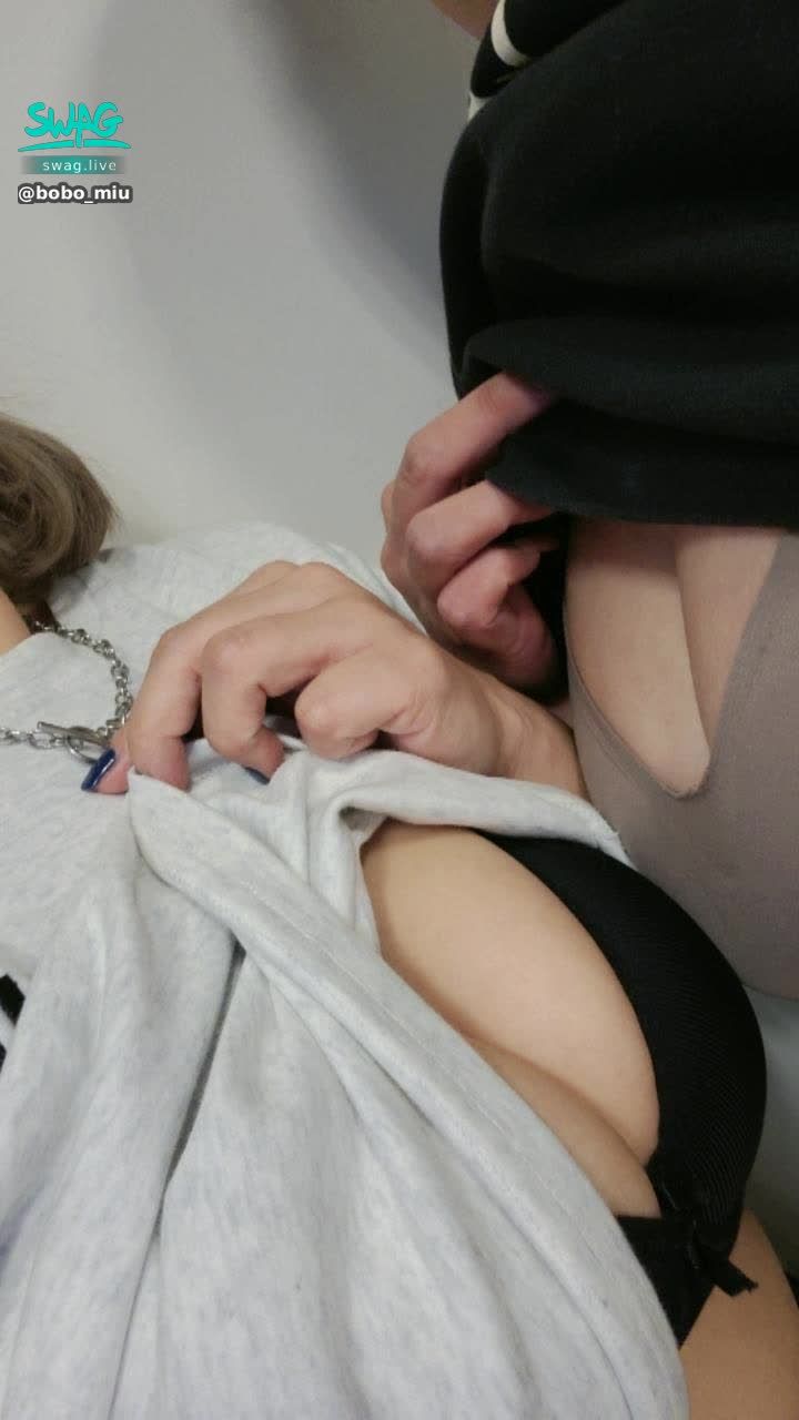 bobo_miu : 想跟我親妹妹合體直播 但她是巨乳小隻馬類型，不知道你們會不會喜歡可以留言給我意見喔！
