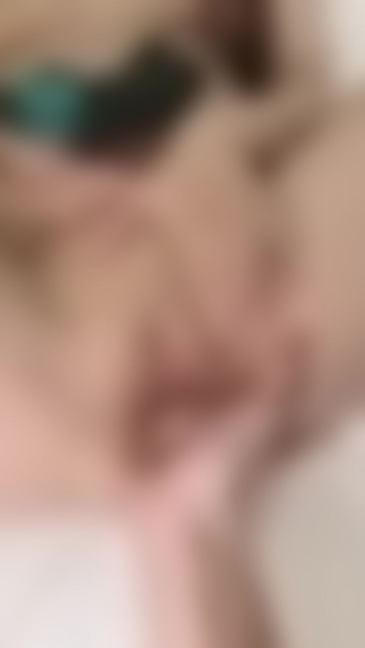 ch_520 : 慰慰❤️玩玩具❤️噴水💦
慰慰❤️玩玩具❤️噴水💦
噴了好多水啊💦😳