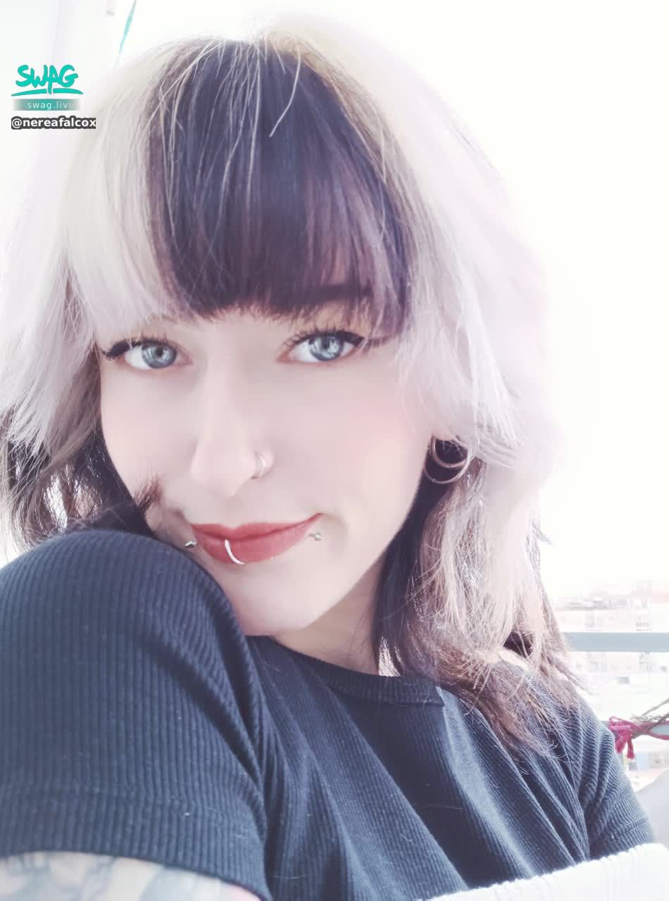 nereafalcox : hi! :)