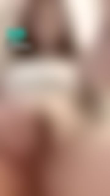  : 年末感謝片🔞草莓的露臉慰慰秀💦想舔我性感的毛毛嗎？👅👅👅私訊我五句＂我愛草莓＂再送你一部按摩棒慰慰片💦