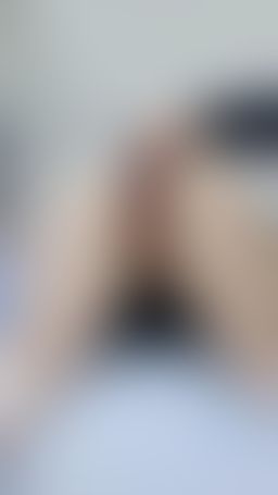 ichigo1204 : 按摩棒後入幹屁眼 還能看到在流汁的一線鮑🤤