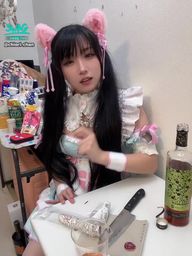 chiori_chan : そうそう話の続きね?
おにいの友達の話だったわよね
#コスプレ #メイド #オフショット