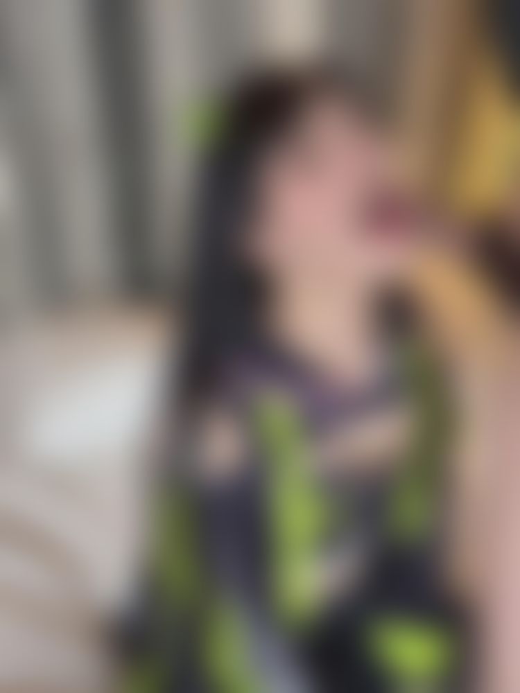 chiori_chan : なんか咥えたら喜びそうだから、

咥えたくない！！！！！！

食べないでもいっか！！！！

#コスプレ　#フェラ