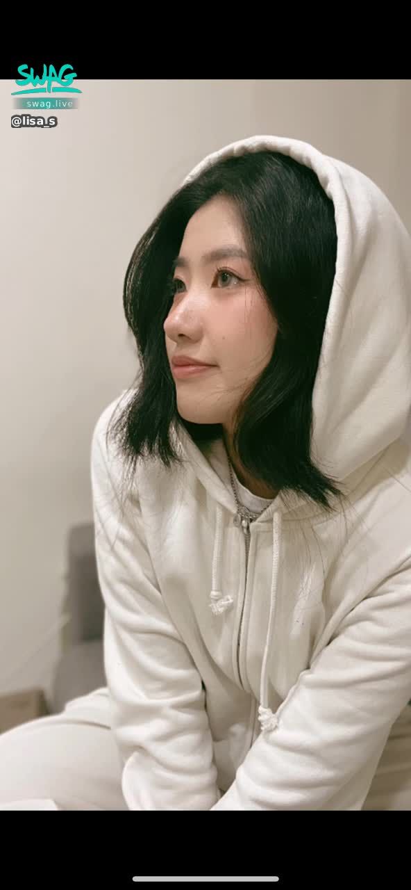  : Do you like Lisa with short hair? 😚💕