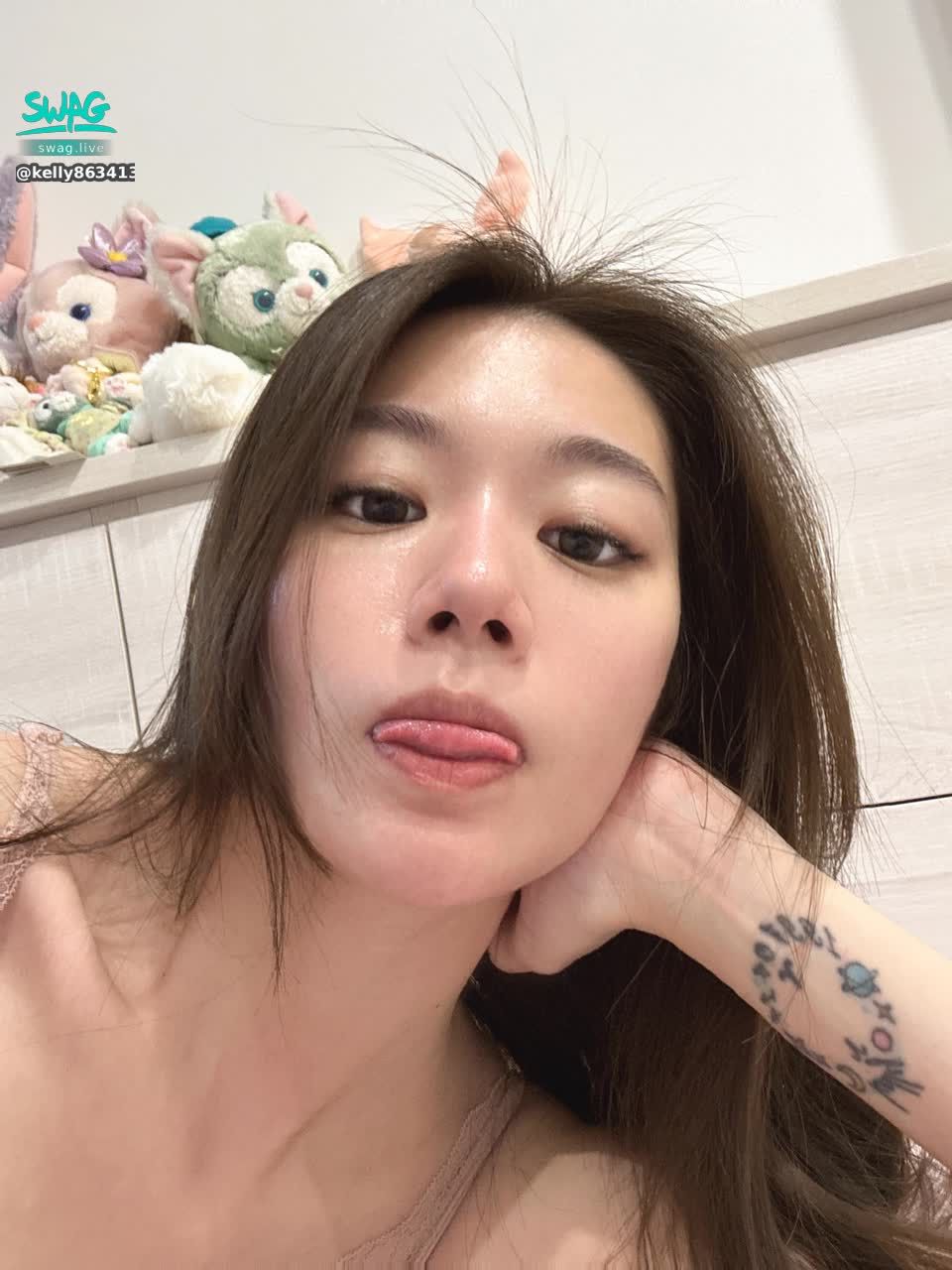 kelly8634130 : 性感的草莓🍓色色的草莓🍓