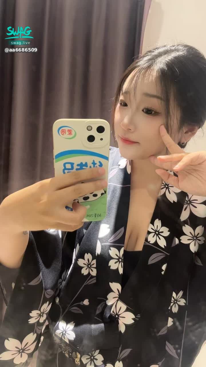 aa6686509 : 愿意等我吗，明天正常直播