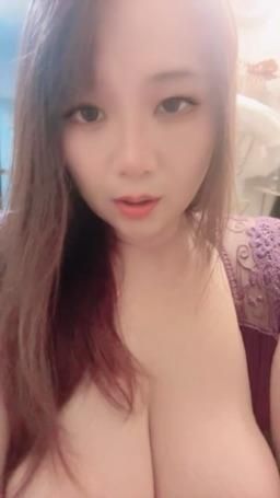 lubybaby : 巨乳Babe