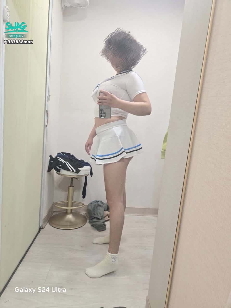  : 