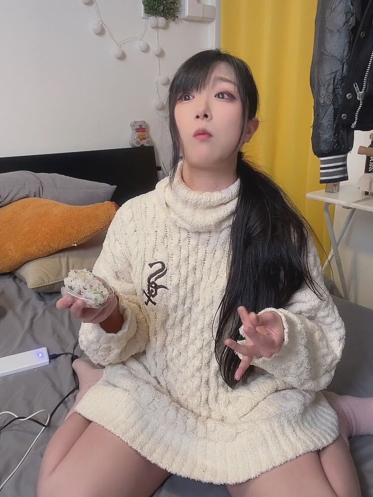 chiori_chan : 【ちょり散歩】ごはんたべてええかーー