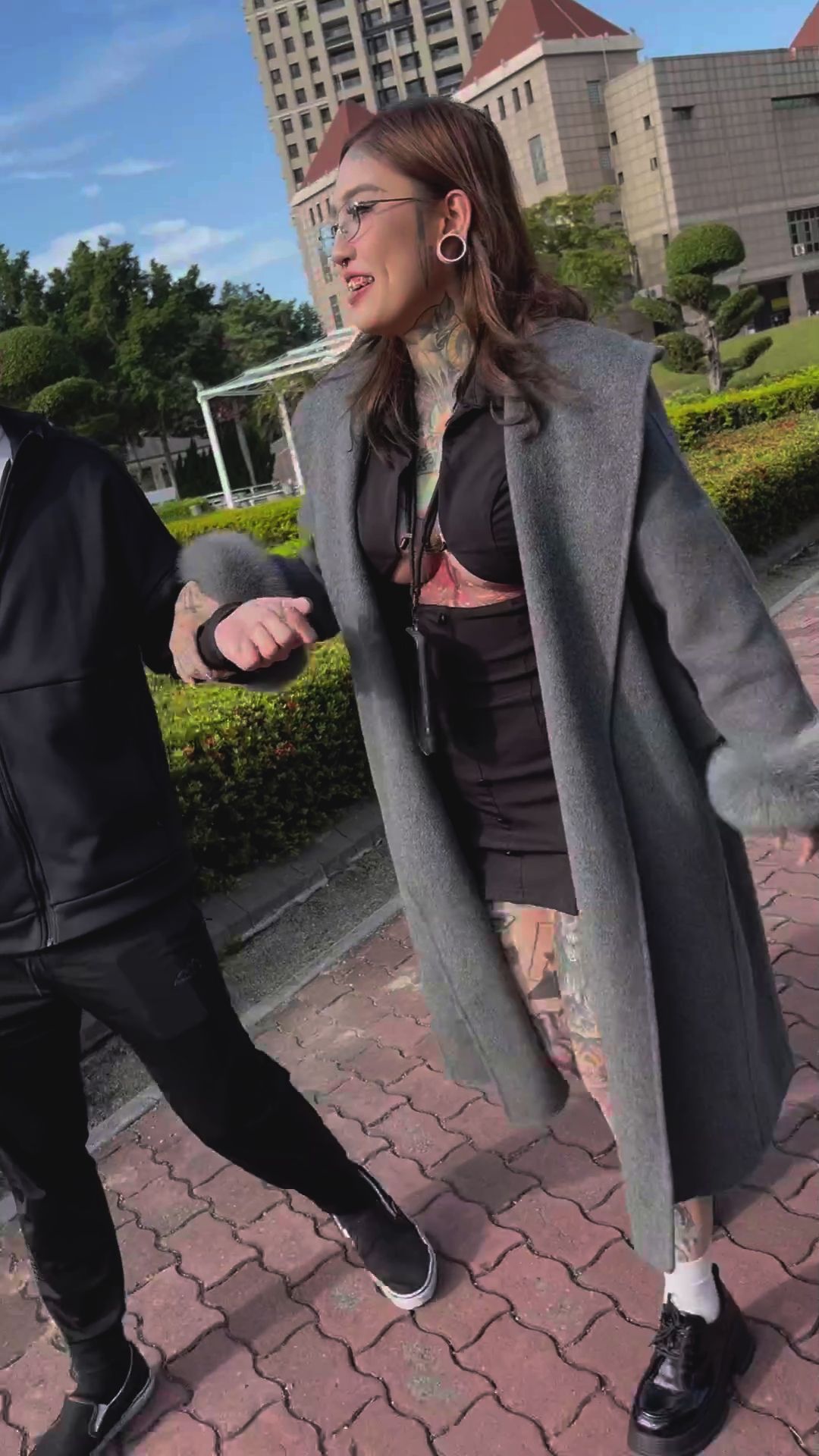 babes.private : 跳蛋整路沒有停 魷魚說：等等不用潤滑 可以直接嘟進去