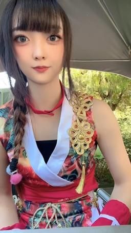 moon_6 : 來看長髮夏草變魔術🪄 下次把衣服變不見？