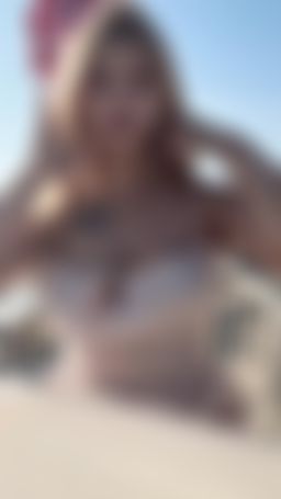 alice_life : 一直猶豫要不要在泰國海邊餐廳中裸露？