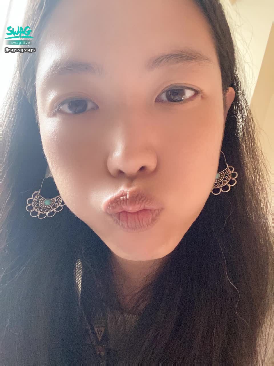 sgssgssgs : morning kiss 💋