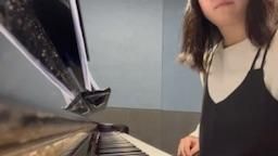 joanmm : 🎶🎵🎹
前奏