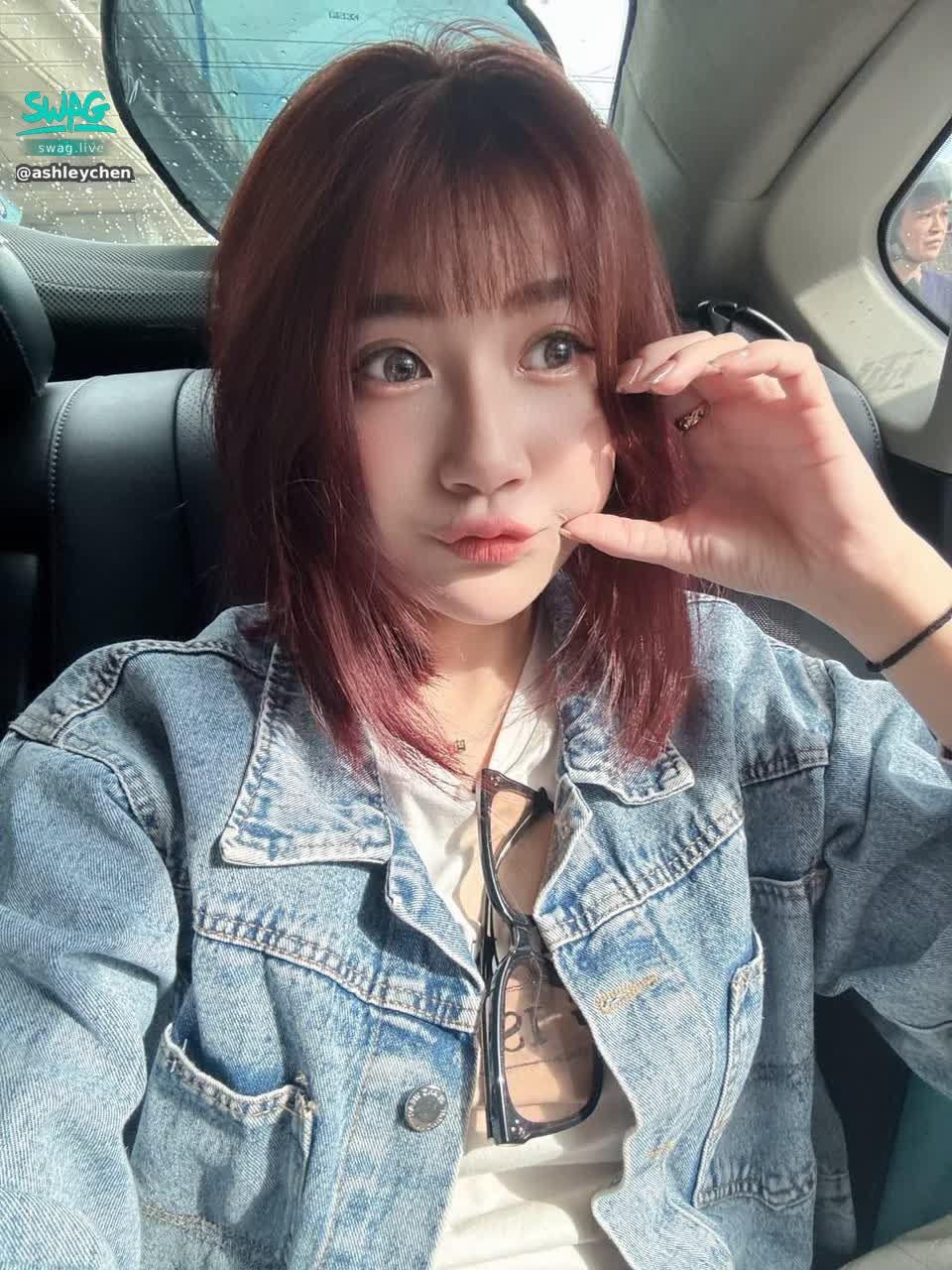  : 