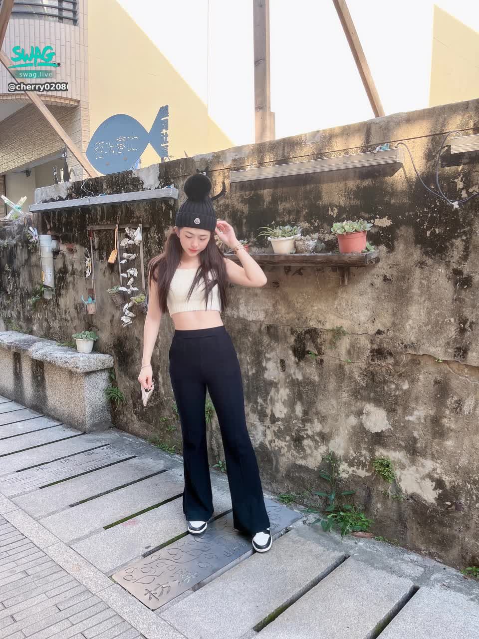 cherry020800 : 天氣逐漸好起來囉🌤️又到了適合出去玩的季節🌸誰要帶我逛街和看電影🥰