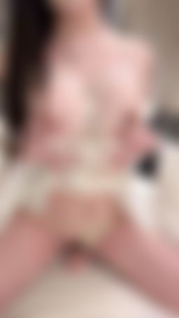 ba_be_ : 巨乳學生妹有誰不愛！！一對色情的邊可以邊抽插邊抓😜真的是太幸福了 幸福到不小心內射