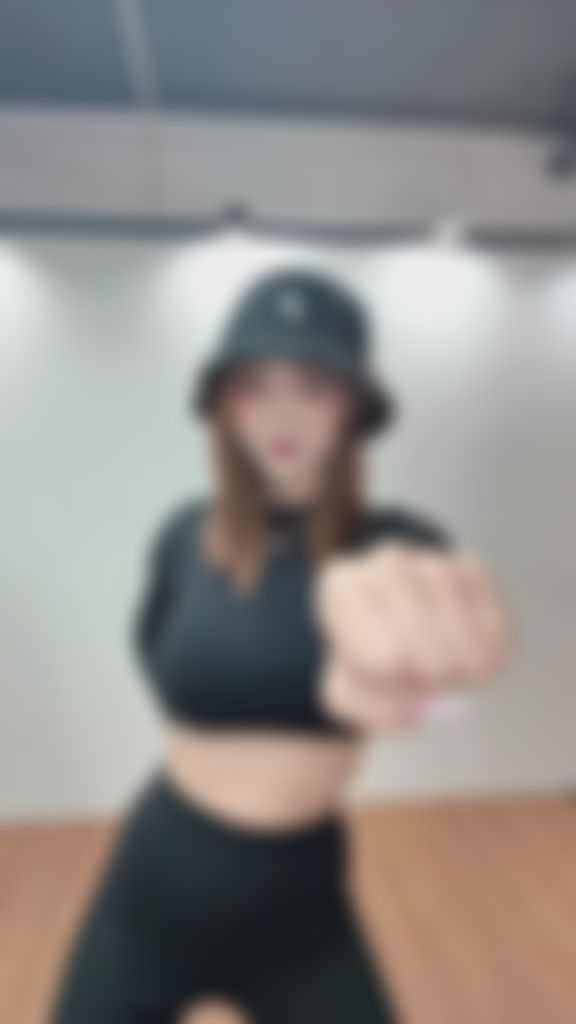  : 