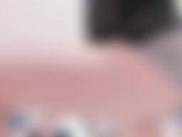 wanna_honey : 居家褲褲看到裡面的內褲了