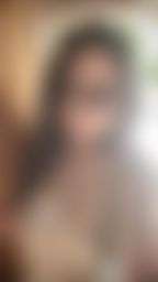 migigi_meow : 在沖繩這棟古民宅前,我突然很想知道:
如果是你站在我旁邊,會對我說什麼?
我喜歡老房子的氣味,也喜歡這種安靜的空間感。
每一處窗框、地磚、陽光的角度,都像在說著時間的故事。
而我,也想聽你說點什麼。
關於你自己,關於你沒講出口的那句話。
或許我們都在找一個能聽得懂靈魂頻率的人。
今天,就讓白月光我,陪你一起走進這座安靜的時光裡吧。#白月光旅行日記 #靈魂的風景 #沖繩古民宅 #日常也可以很性感 #不說話也能懂你
