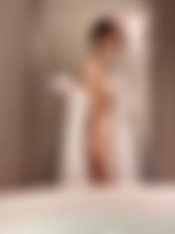 hannawuu : （有福利！！！）一定要進來看我剛洗完澡的色色畫面！身材好不好一看就知道