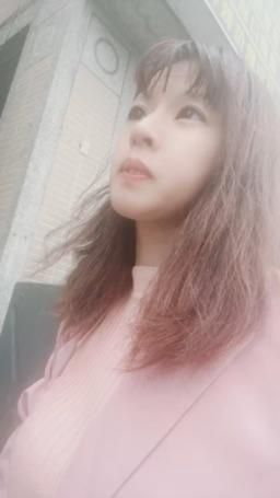 lovemeredith : 公車司機壞壞沒有停車，害我要等下一班，等你來安慰我