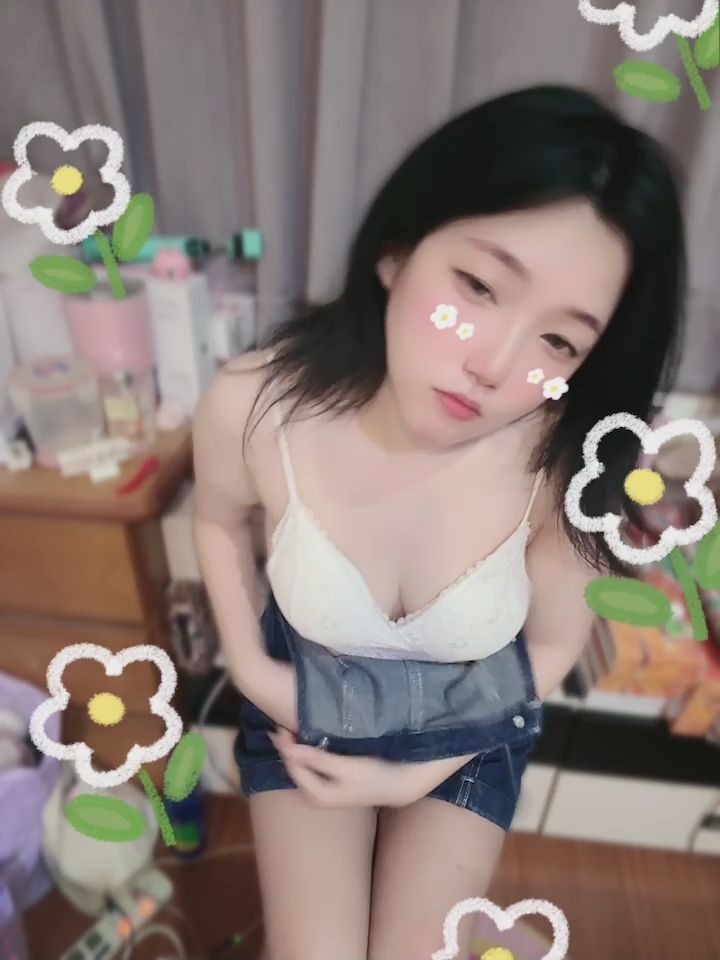 bunny0629bh. : 性感跟可愛兼具的我🥰你怎麼能不喜歡呢❤私訊我：看不夠，再給你看更多福利影片💋   #sexy #性感 #騷 #奶 #大奶🔥 #露臉 #巨乳 #全swag顏值最高 #可愛 #私訊